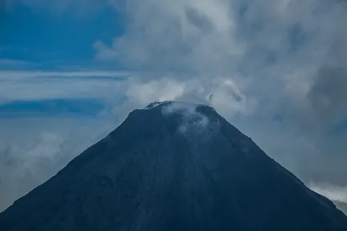 Highlands Volcanoes and Tropical Beaches
